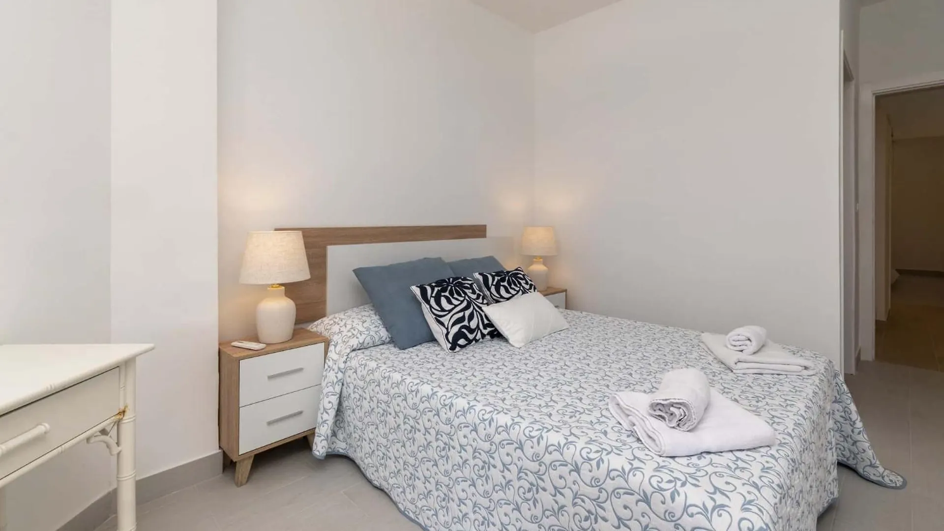 شقة Santa Amalia 1 - Three Bed لوس كريستيانوس إسبانيا