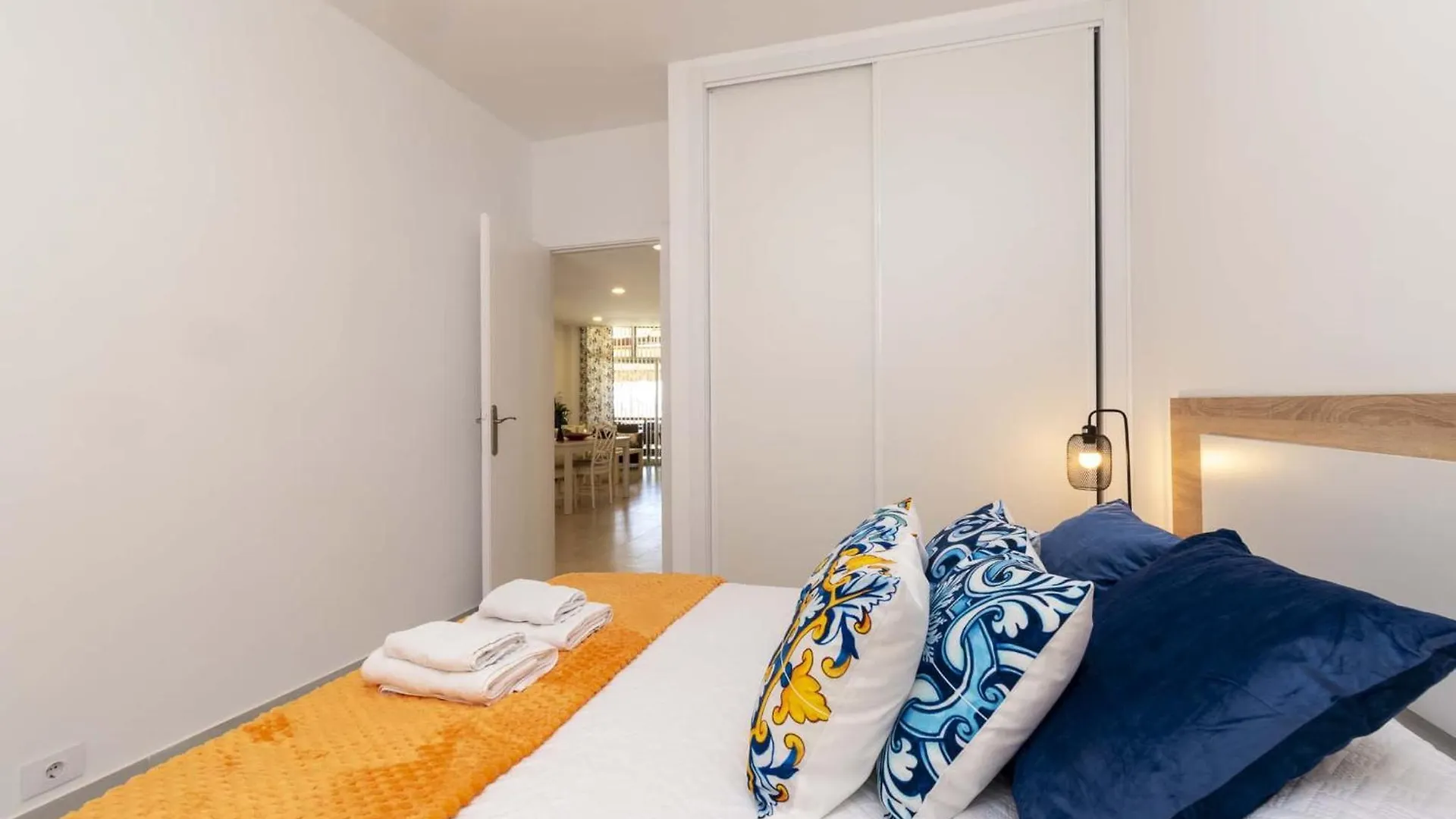 로스크리스티아노스 Santa Amalia 1 - Three Bed 아파트 0*,  스페인