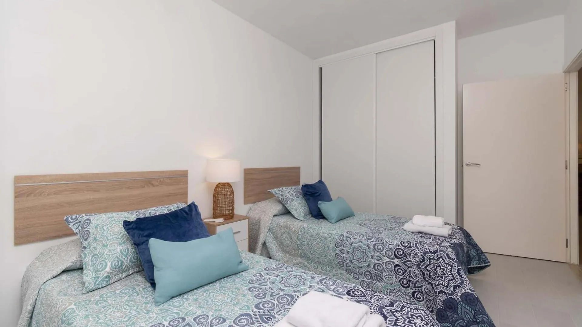 로스크리스티아노스 Santa Amalia 1 - Three Bed 아파트